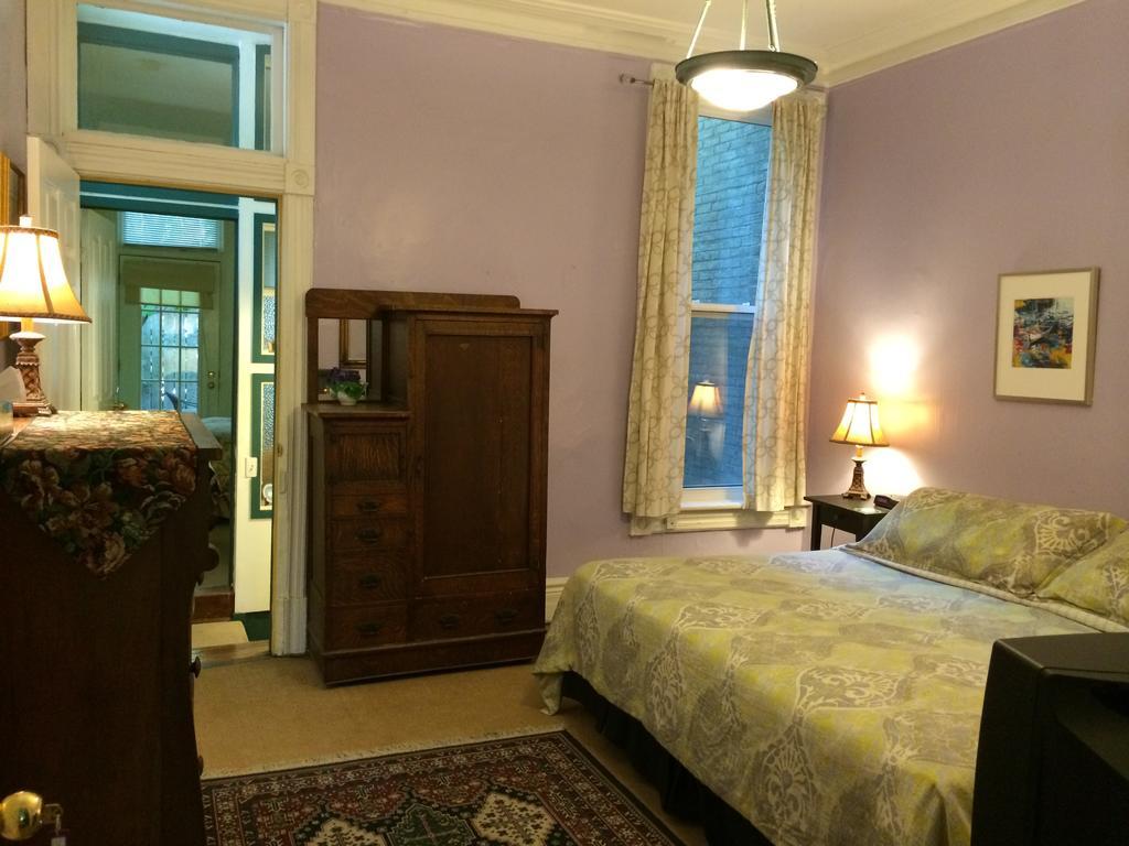 Mcgill Inn B&B Toronto Room photo